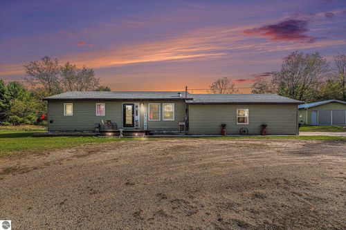 21229 13 Mile Rd, Leroy, MI, 49655-8539 | Card Image