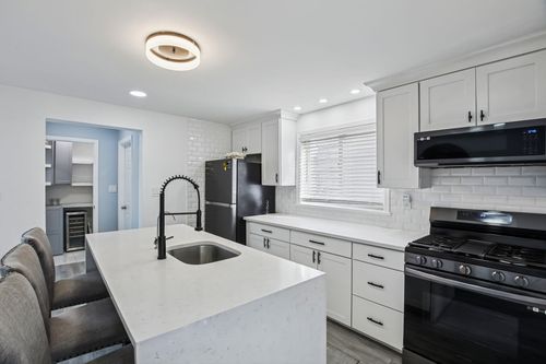 53 Cottage St, Bayonne, NJ, 07002-4333 | Card Image