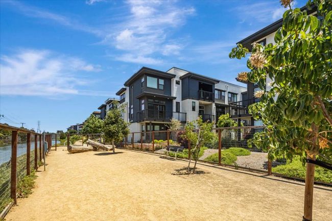 112 Waters Park Cir, Townhouse with 2 bedrooms, 3 bathrooms and 2 parking in San Mateo CA | Image 39