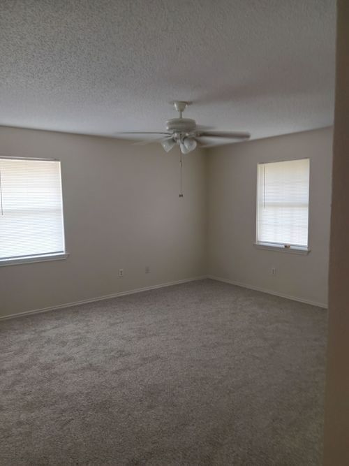 113 S Summit St, Red Oak, TX, 75154-6377 | Card Image