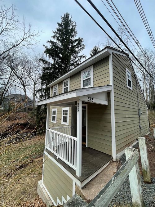 325 Germonds Rd, West Nyack, NY, 10994-1321 | Card Image