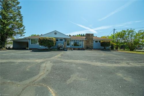 534 E King St, King, NC, 27021-9164 | Card Image