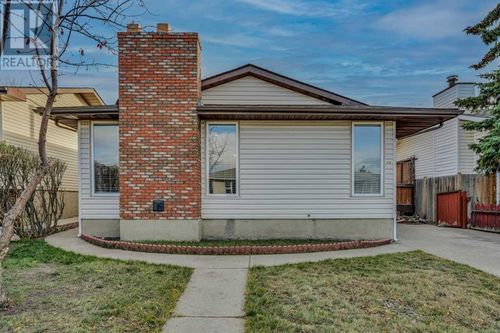 379 Whitman Pl Ne, Calgary, AB, T1Y4T2 | Card Image
