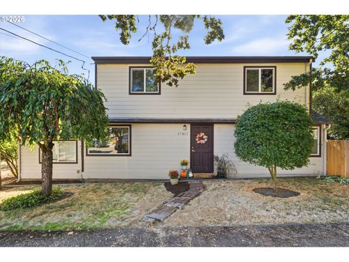 17811 Se Cook St, Milwaukie, OR, 97267-6153 | Card Image