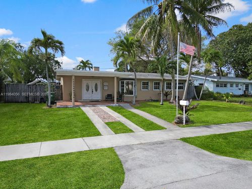 9365 Jamaica Dr, Cutler Bay, FL, 33189-1755 | Card Image