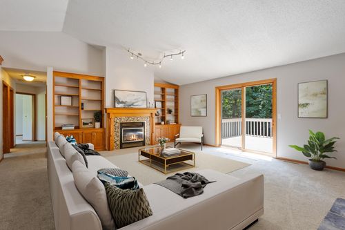 18525 County Road 24, Plymouth, MN, 55447-1051 | Card Image