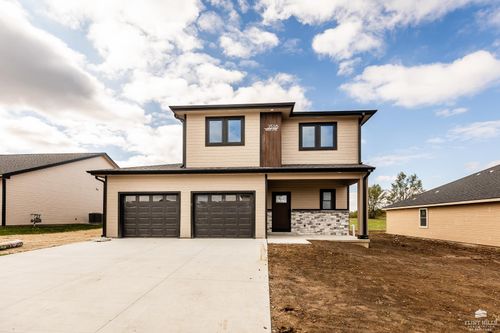 2528 Wren Ln, Junction City, KS, 66441-4890 | Card Image