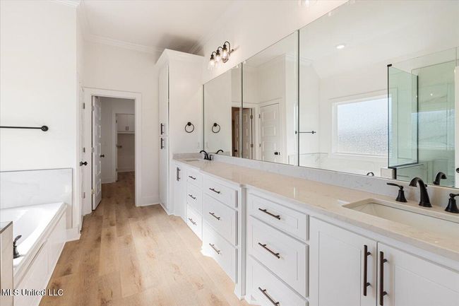 13-Master Bath | Image 13