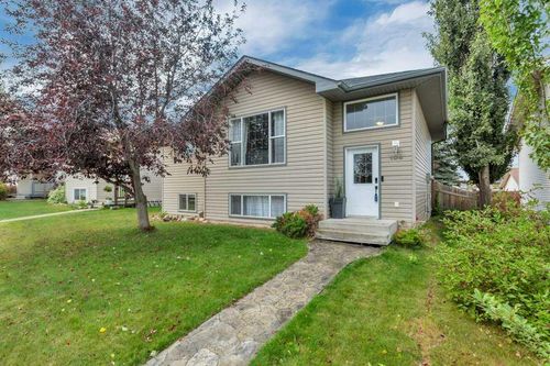 104 Old Boomer Rd, Sylvan Lake, AB, T4S2J1 | Card Image