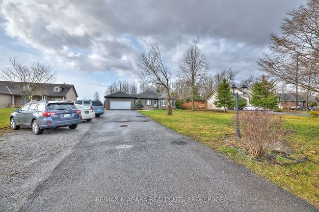 637 Carl Rd, House other with 5 bedrooms, 4 bathrooms and 20 parking in Port Robinson ON | Image 4