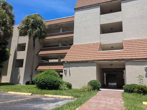 apt-103h-601 Ives Dairy Rd, Miami, FL, 33179-5434 | Card Image