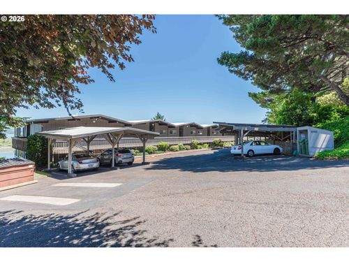 4-290 N 3rd Ct, Coos Bay, OR, 97420-2465 | Card Image