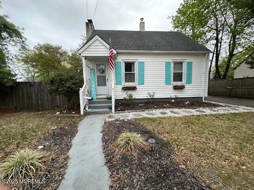 121 Pennant Ave, Beachwood, NJ, 08722-4025 | Card Image