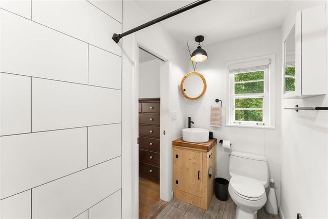 6875 Sunny Brook Ln, House other with 3 bedrooms, 2 bathrooms and 2 parking in Sandy Springs GA | Image 16