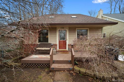 1684 Lombardy, Highland, MI, 48356-2843 | Card Image