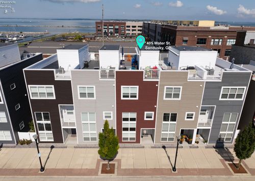 h-405 W Water St, Sandusky, OH, 44870-2400 | Card Image