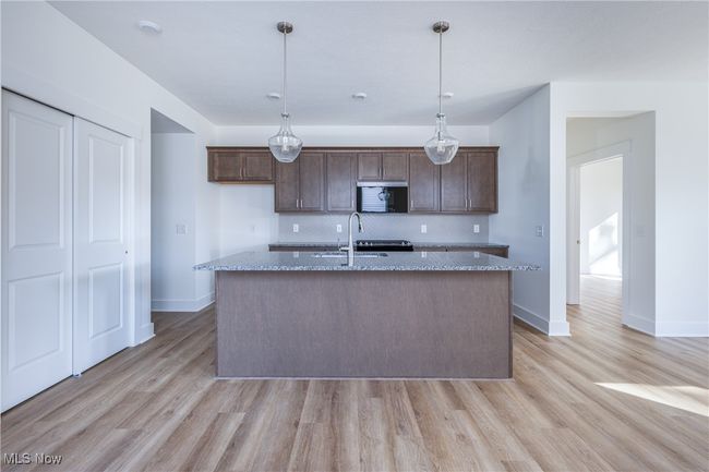 9165 Ledge View Ter, Townhouse with 3 bedrooms, 3 bathrooms and null parking in Broadview Heights OH | Image 9