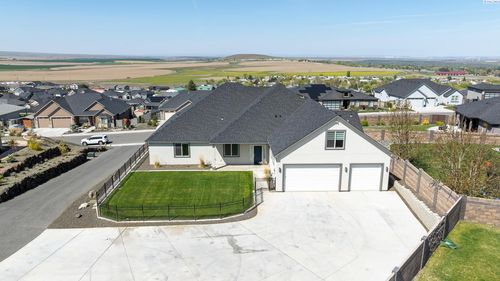 6631 Collins Rd, West Richland, WA, 99353-8332 | Card Image