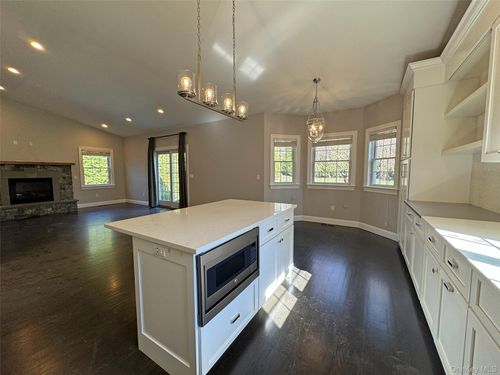 1019 Grove St, Mamaroneck, NY, 10543-1712 | Card Image
