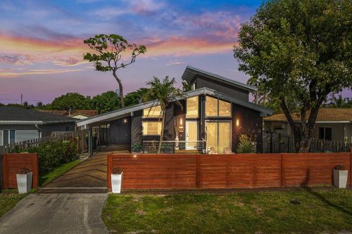 221 Nw 45th St, Oakland Park, FL, 33309-3909 | Card Image