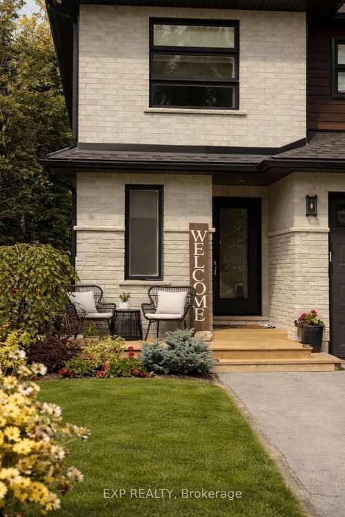 745 Waterloo St, Mount Forest, ON, N0G2L3 | Card Image