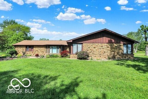 5272 N Graham Rd, Whiteland, IN, 46184-9304 | Card Image