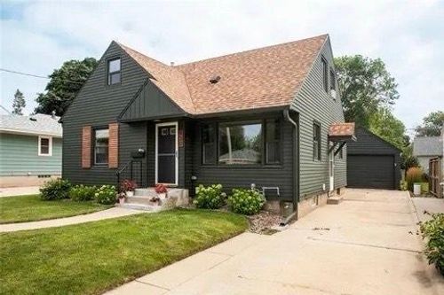 930 13th Ave Ne, Rochester, MN, 55906-7169 | Card Image