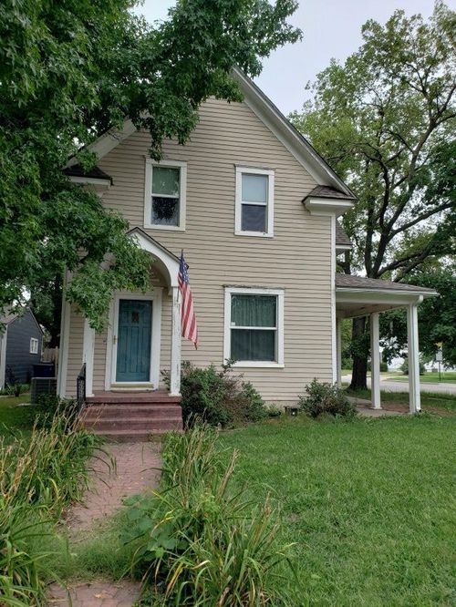 601 E 5th St, Newton, KS, 67114-3009 | Card Image