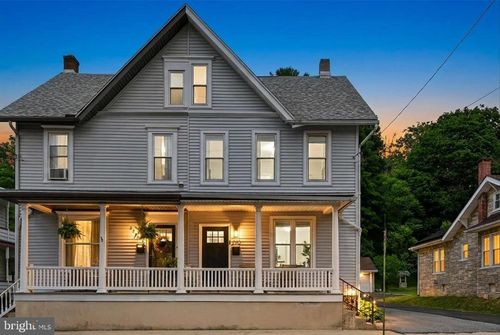 290 S Tulpehocken St, PINE GROVE, PA, 17963-1040 | Card Image