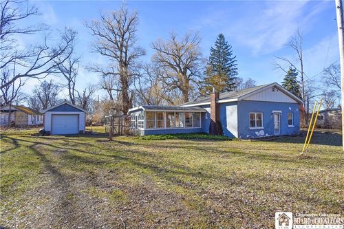 7169 11th Ave, Westfield, NY, 14787-9560 | Card Image