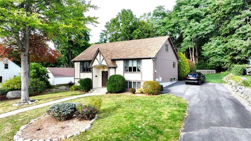 22 Grove Avenue Avenue, North Providence, RI, 02911 | Card Image