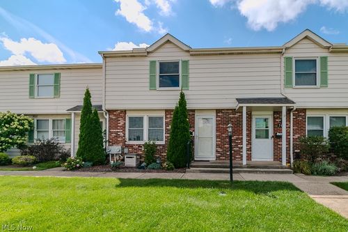 7427 Noble Ct, Mentor, OH, 44060-5256 | Card Image