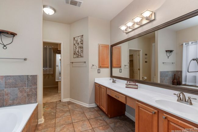 9223 Saucedo Dr, House other with 5 bedrooms, 4 bathrooms and null parking in Helotes TX | Image 13
