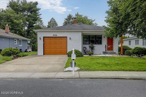 135 Biabou Dr, Toms River, NJ, 08757-3709 | Card Image