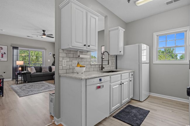 UNIT-201 - 2080 Cross Gate Blvd, Condo with 2 bedrooms, 2 bathrooms and null parking in Myrtle Beach SC | Image 5