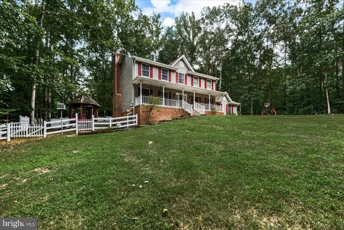 8012 Pembroke Cir, SPOTSYLVANIA, VA, 22551-2561 | Card Image