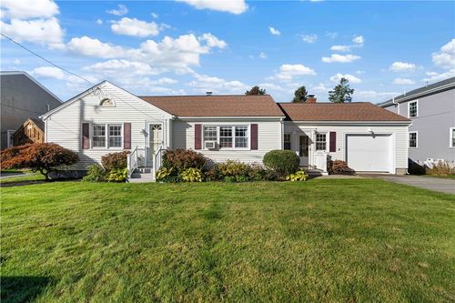 8 Wheeler Ave, Bristol, RI, 02809-3545 | Card Image
