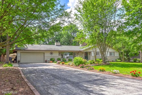 6405 Walkup Ln, Crystal Lake, IL, 60012-3260 | Card Image
