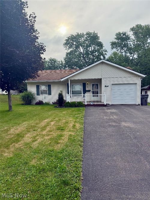 39 S Bon Air Ave, Youngstown, OH, 44509-2607 | Card Image