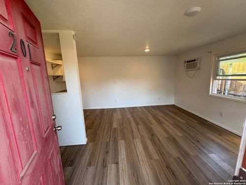 102-411 Cincinnati Ave, San Antonio, TX, 78201-6384 | Card Image