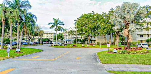 102-2621 Village Blvd, West Palm Beach, FL, 33409-6944 | Card Image