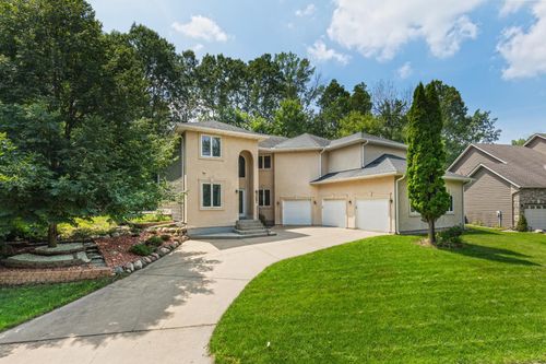 3681 Robin Ln, Eagan, MN, 55122-1199 | Card Image