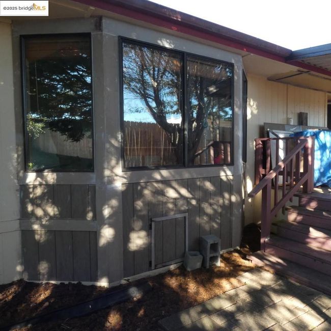 136 Castle Ct, Home with 2 bedrooms, 2 bathrooms and 2 parking in Fortuna CA | Image 24