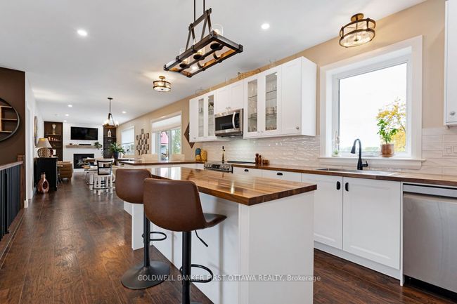 38 Tuttle Pt, House other with 3 bedrooms, 3 bathrooms and 6 parking in Johnstown ON | Image 11
