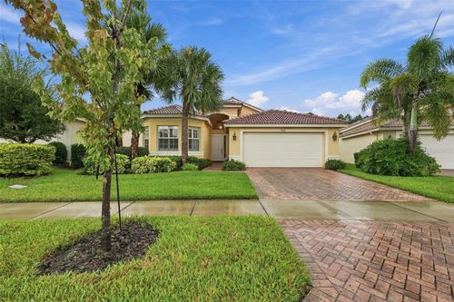 5014 Sandy Brook Cir, Wimauma, FL, 33598-4022 | Card Image