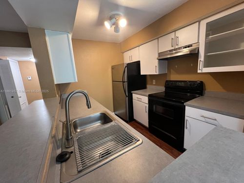 apt-808-2350 Nw 33rd St, Oakland Park, FL, 33309-6460 | Card Image