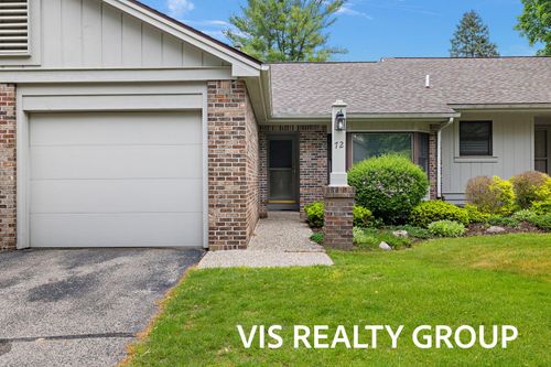 72 Skyline Cir Nw, Grand Rapids, MI, 49504-5990 | Card Image