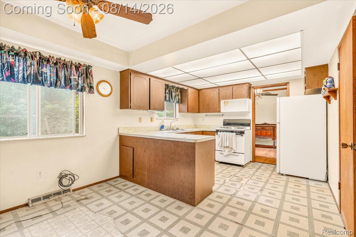 Residential in Commerce Charter Township 2