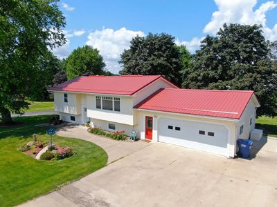 400 Highland Street, Home with 3 bedrooms, 1 bathrooms and null parking in Westby WI | Image 3