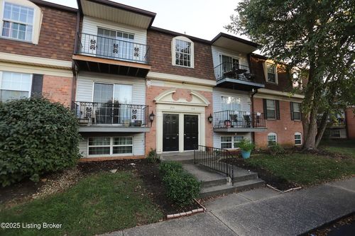 3-208 Flanders Ct, Louisville, KY, 40218-1646 | Card Image